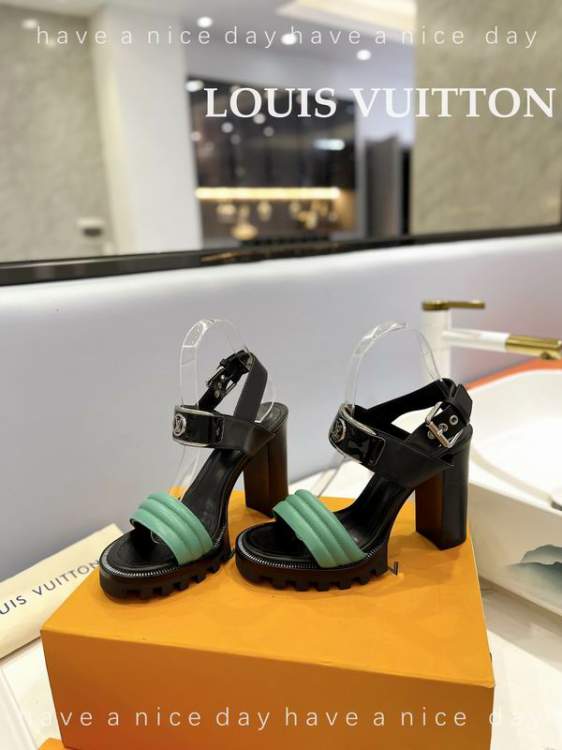 Picture of Louis Vuitton Shoes _SKULVsz35-429cmmnf035013569